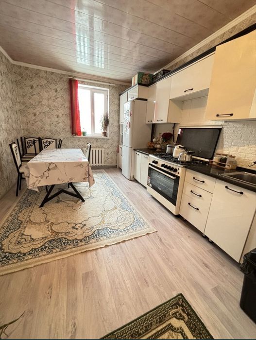 Уй сатылады срочно титовта