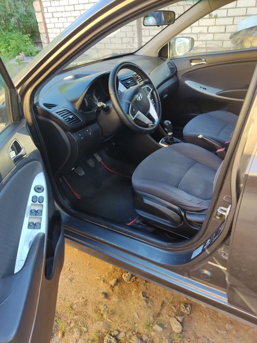 Автомобиль Hyundai  солярис