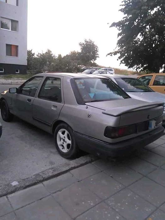 Продавам Форд Сиера на части