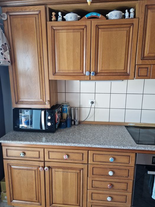 Кухня от масив с вградени уреди