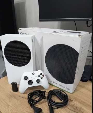 Продам Xbox Series S