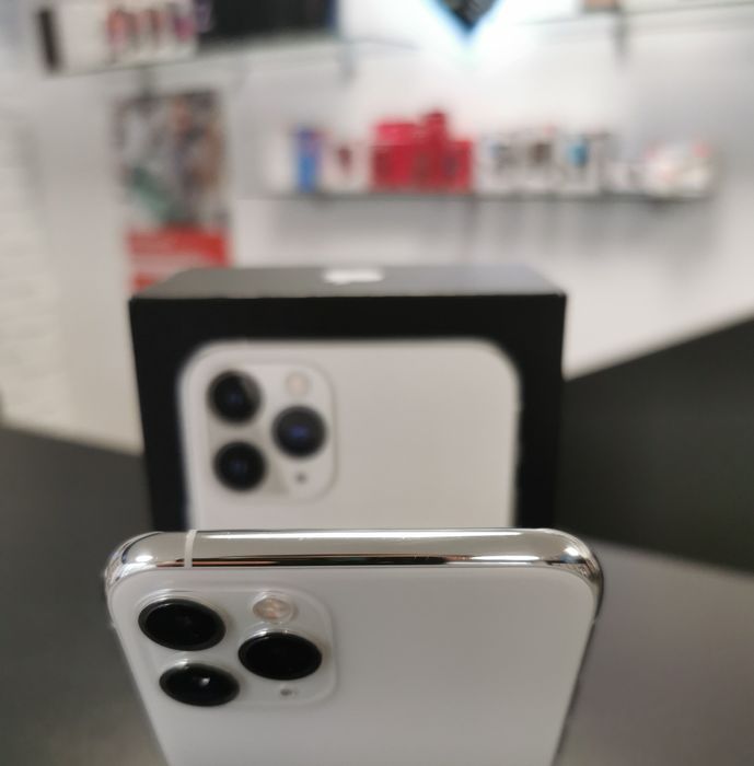 Iphone 11 Pro Max / Silver / 64 GB / DeluxGSM