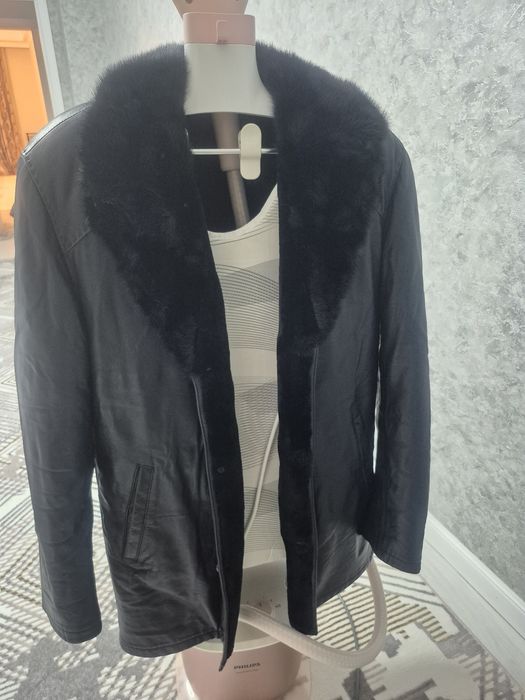 Продам мужскую зимнюю кожаную куртку