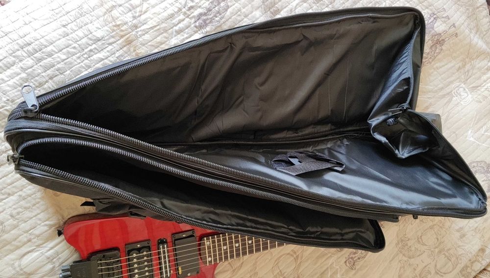 Новая модель безголовой электрогитары EMG. 500 у.е.