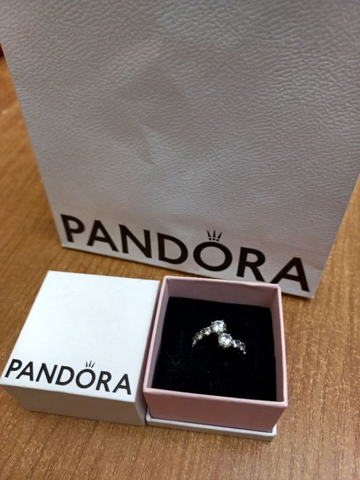 Продаётся оригинальное кольцо от PANDORA