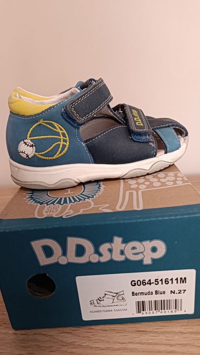 D. D. Step сандали 27