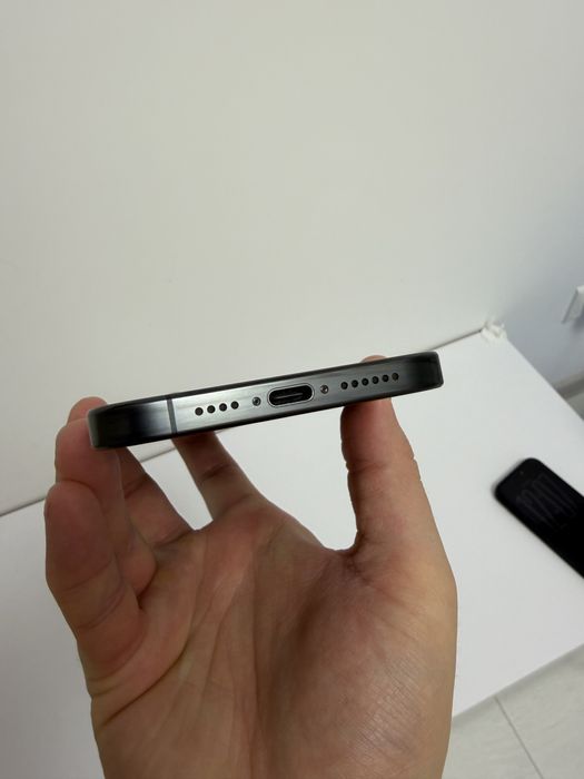 Iphone 15 pro max fara defect