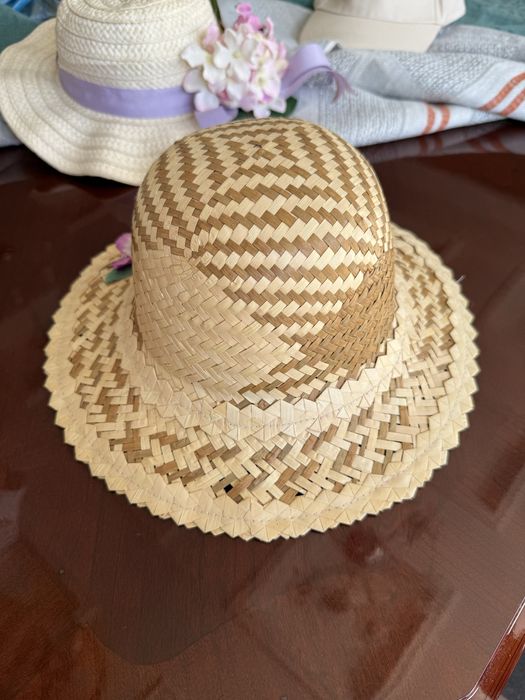 Продам шляпку для девочки из натуральной соломки