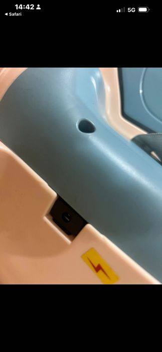 Masinuta electrica copii cu sunete si lumini