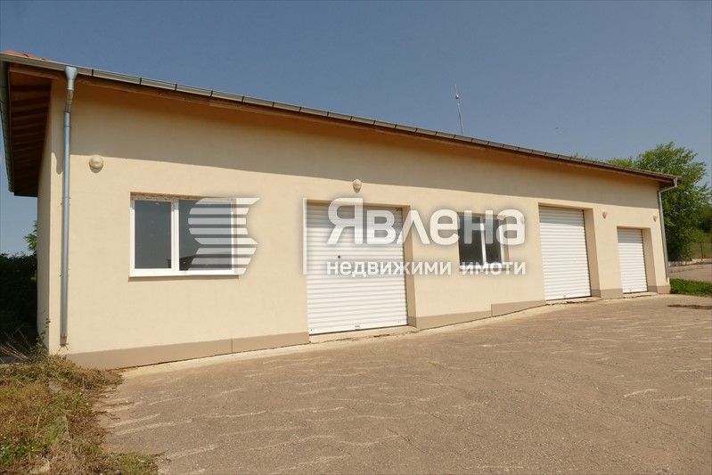 Продава се Промишлена сграда в с. Горна Кремена, Област Враца - 49410 кв.м за 9 €/кв.м - Снимка #4