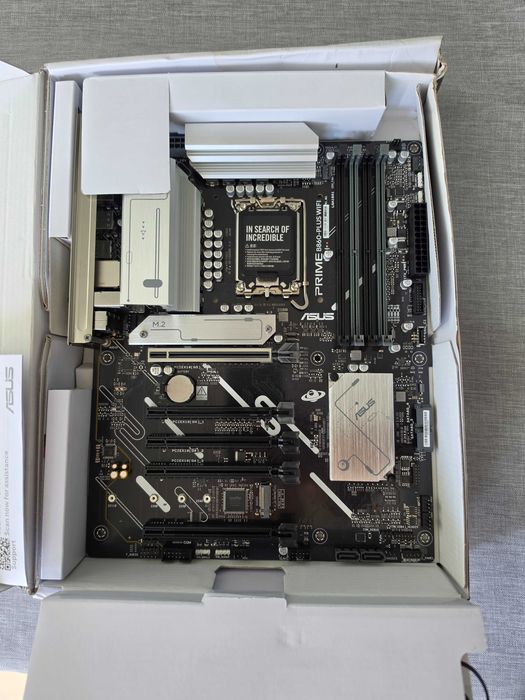 Placa de baza ASRock X870E Challenger WiFi alb ATX DDR5 256GB 5600MHz