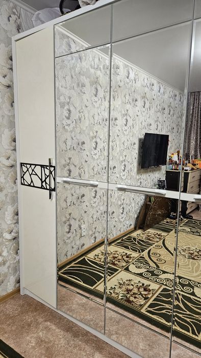 Прдам шкаф вместительный