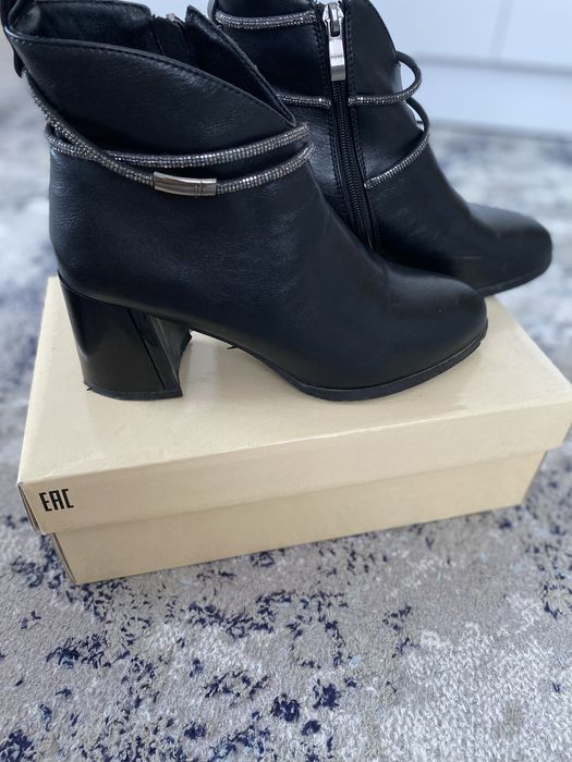 Обувь в отличном состояний