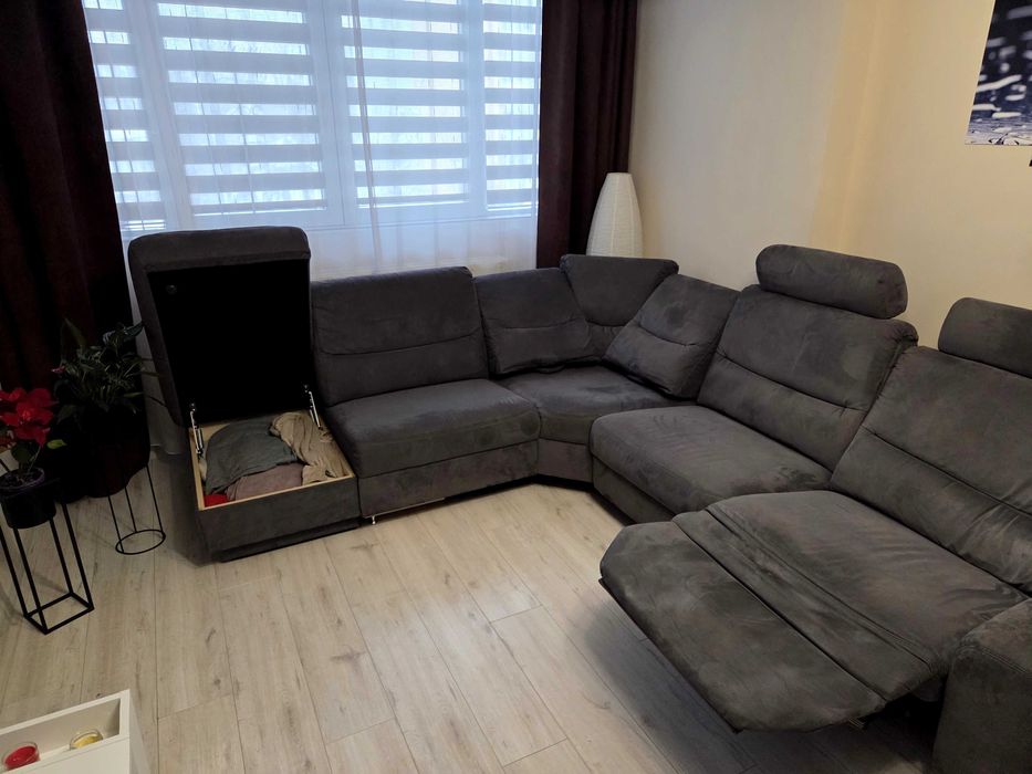 Colțar + masă + 6 scaune