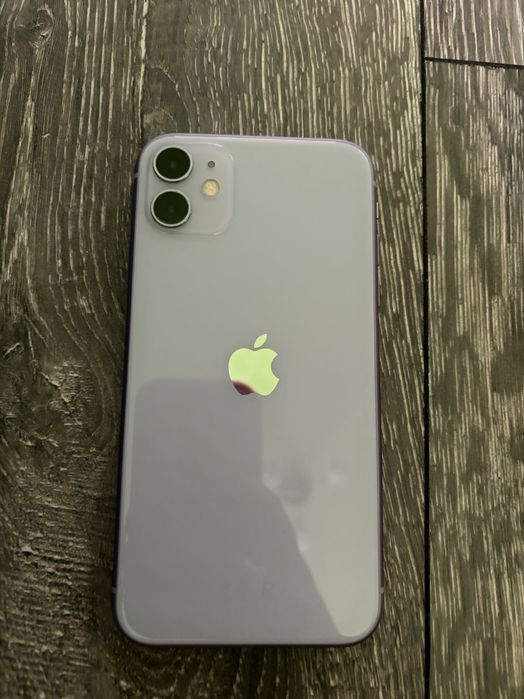 Vând iPhone 11 Purple în stare perfectă de funcționare. Prezintă mici zgârieturi remediabile, capacitate maximă a bateriei 71% și spatiu stocare 64 GB