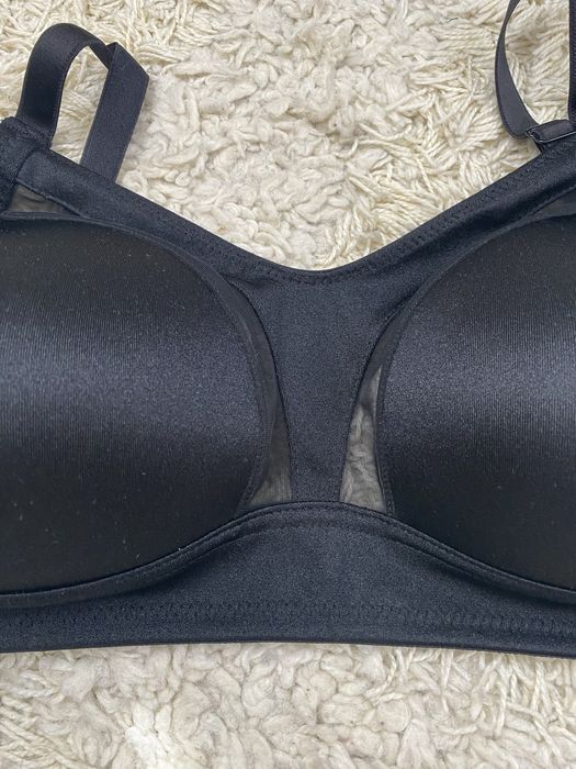 Сутиен размер С с обиколка 90, цвят черен, материала изкуствен, без ж