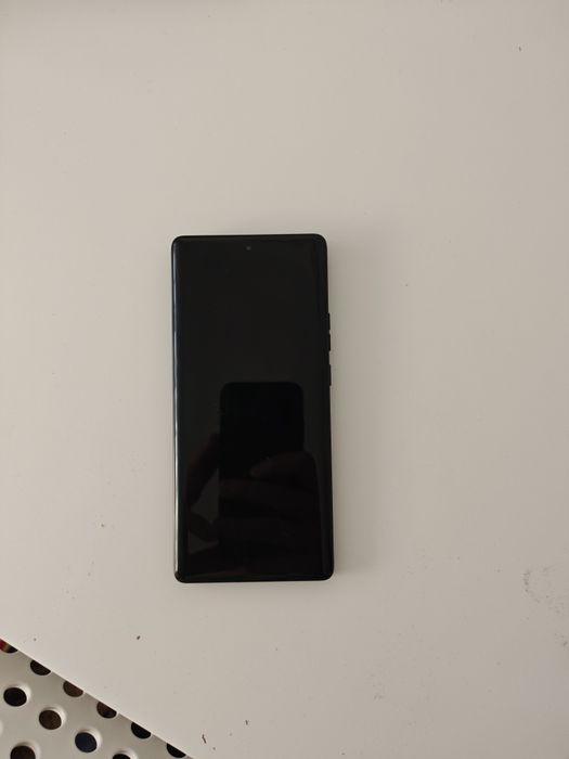 Vând Motorola edge 40 pro
