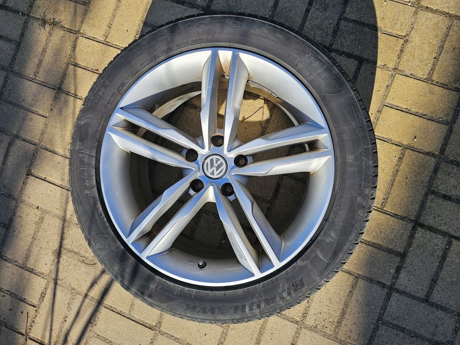 Оригинални 20 цолови джанти за VW тоарег с летни гуми