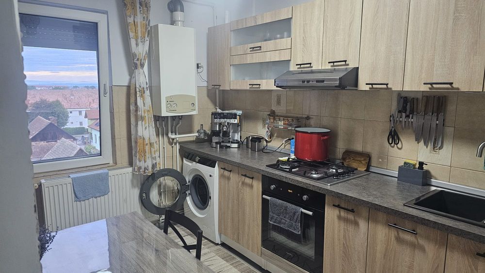 Vând apartament cu 2 camere