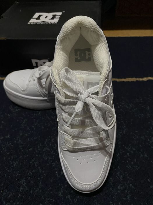 Adidasi Dc Shoes albi cu talpa inalta, nou nouti