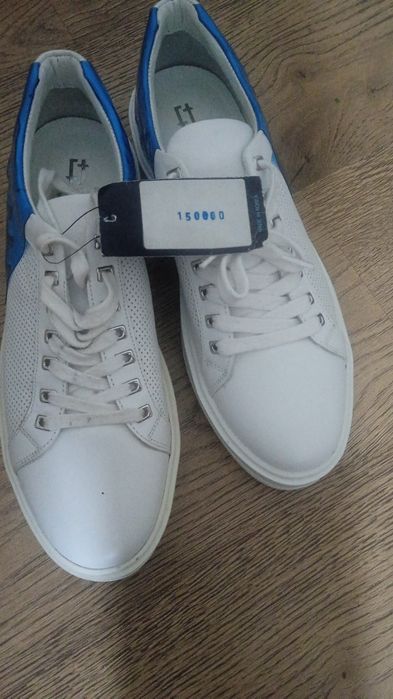 Кроссовки для мужчин