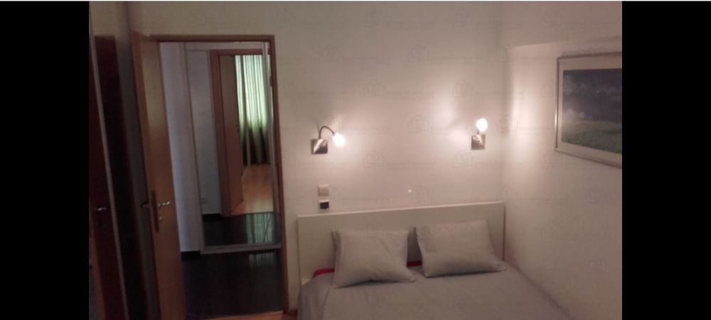 Apartament cu 2 camere decomandate de închiriat, central