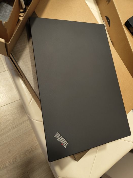 Ca NOU! Thinkpad T15, 15.6", i7 10510u/16 sau 32Gb//512Ssd 4G