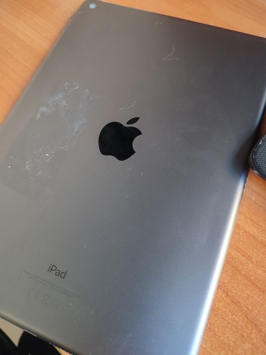 Продам iPad(9-го поколения) б/у