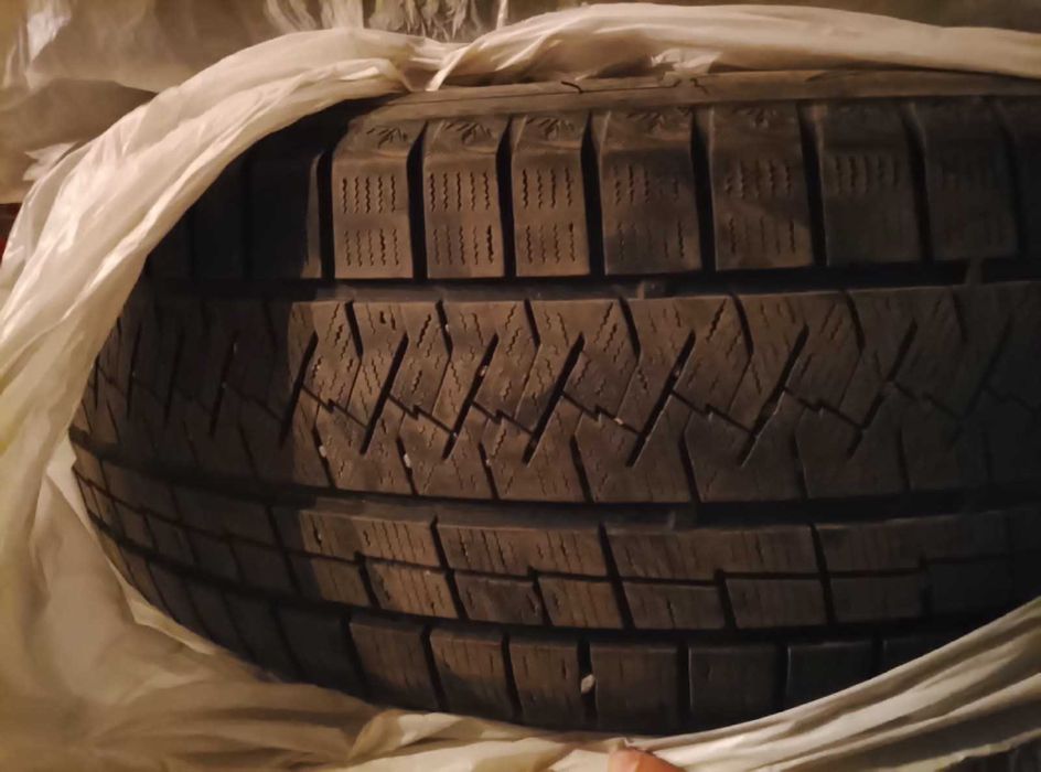 Шины для автомашины Хайландер  размером 20
