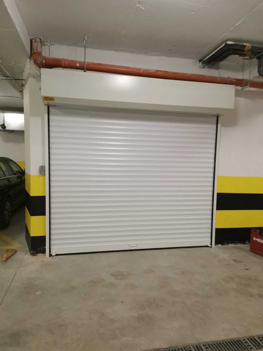 Секционни гаражни врати