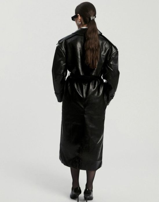 Плащ черный Nume