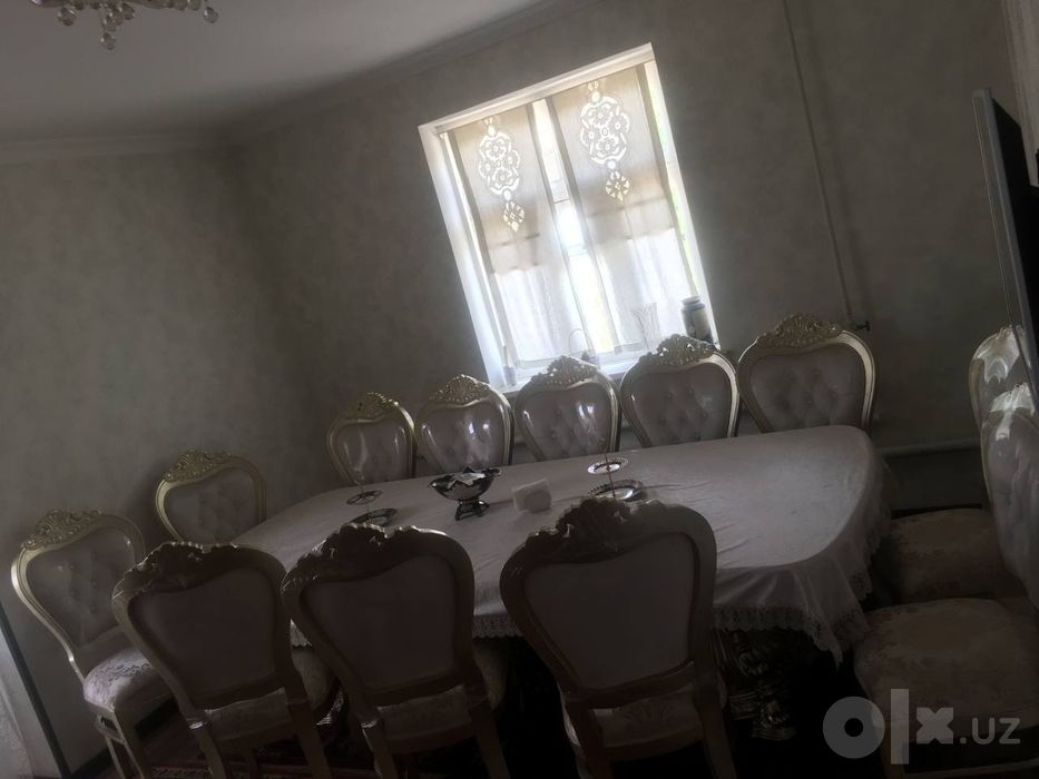 Слол и 12 стульев