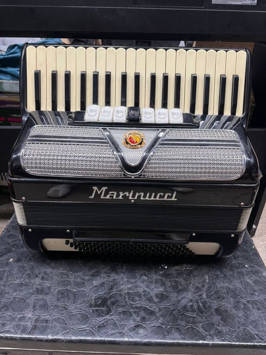 Acordeon italian Marinucci cu 80 de basi