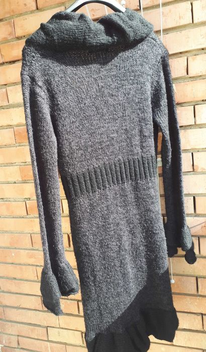 Сиво – черна жилетка плетиво размер Л