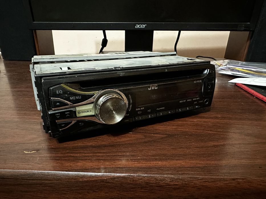 Две рабочие магнитолы Aura и JVC