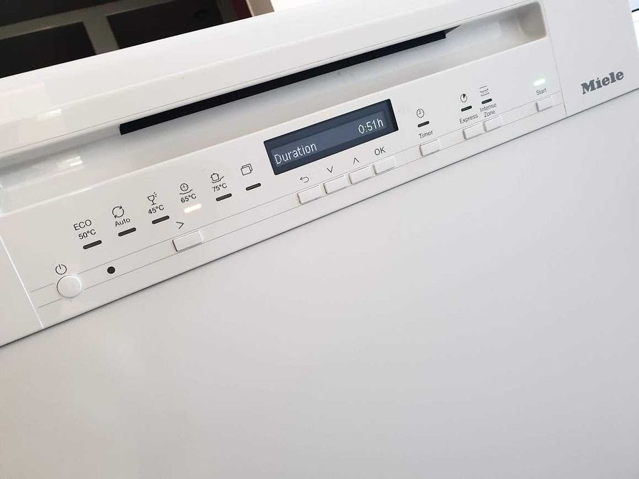 Съдомиялна Miele - Auto Open - 14 Комплекта - Свободностояща