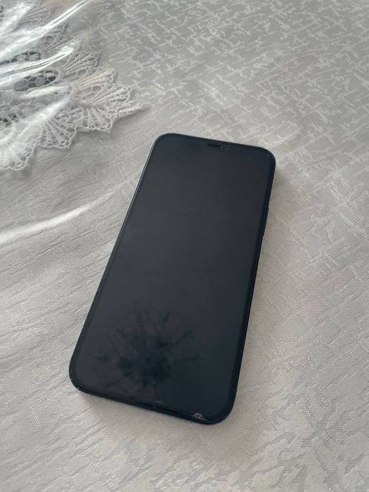 Айфон 12, 64-гб,