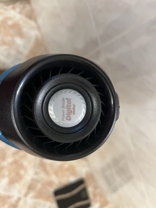 Безкабелна вертикална прахосмукачка Philips SpeedPro Max Aqua