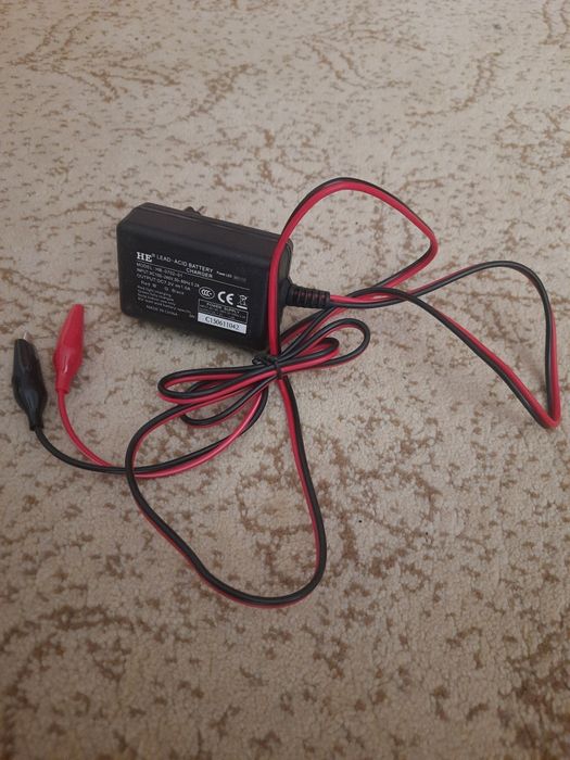 Încărcător cu clești pentru acumulatori mașinuțe electrice 6V