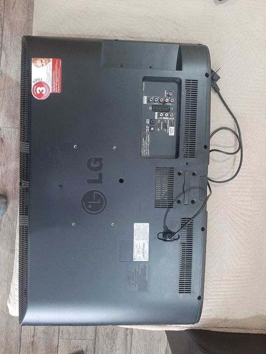 Телевизор LG 32 диогональ