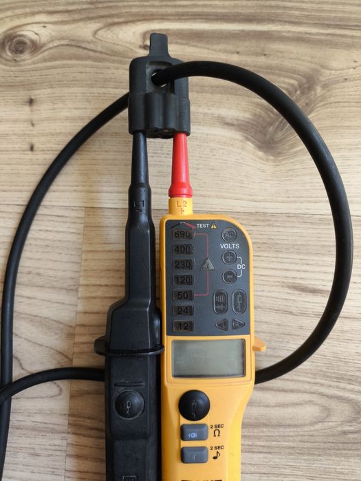 Fluke Т150 двуполюсен тестер за напрежение и проводимост с LCD дисплей