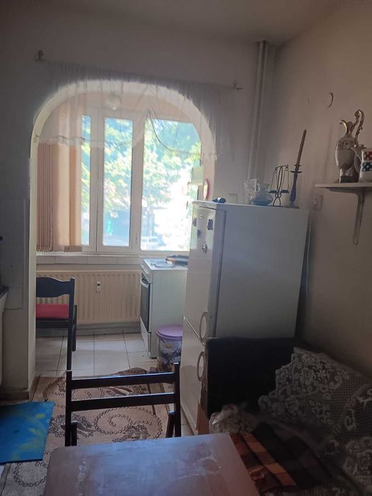 Дава се под наем Двустаен апартамент в Плевен, 9-ти квартал - 65 кв.м за 225 € - Снимка #1