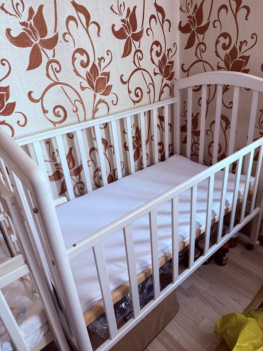 Две детские кровати по 5000 тенге