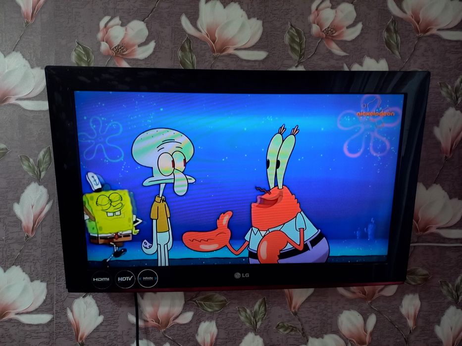 Телевизор  LG 81см