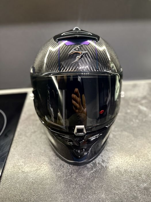 Каска SCORPION EXO EXO-R1 Air Carbon