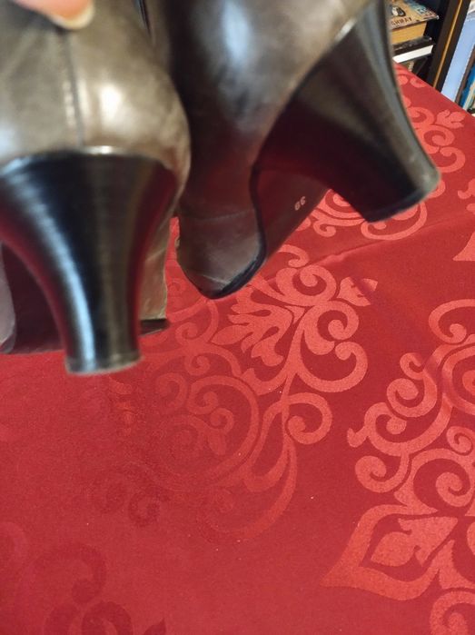 Pantofi din piele!