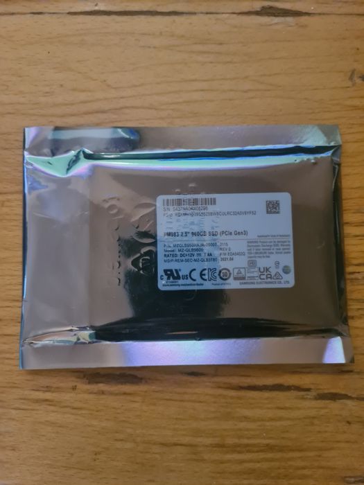 SAMSUNG PM983 Enterprise SSD 960 GB internal 2.5" (U.2) PCIe NVMe OEM