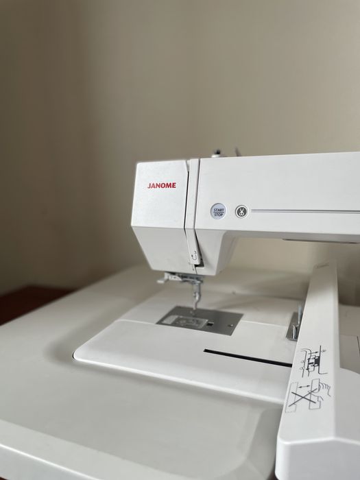 Вышивальная машинка Janome Memory Craft 550E
