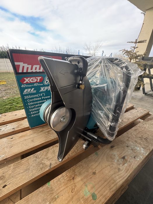 Makita cordless cutter