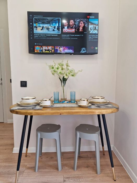 Стол из чистого дерева